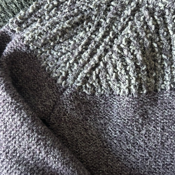 Ladies purple and grey sweater - Picture 3 of 4